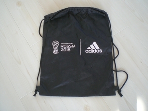 アディダス　サッカー　ナイロンリュック　ロシアワールドカップモデル　黒　美品　シューズバッグ　シューズケース