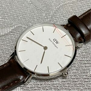 ダニエルウェリントン Daniel Wellington　DW00600183　シルバー　ユニセックス 　32mm　長期保管品　電池交換済み 