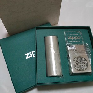 ZIPPO 限定銀盛り仕上げ オリジナル灰皿付き 1998年製 展示未使用品