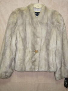 GRACE　高級毛皮　サファイヤミンク　ハーフコート　グレー　サイズ　１１号　着丈　５５ｃｍ　未使用新品在庫品