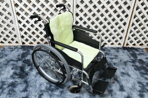 PL4CK70 パラマウントベッド PARAMOUNT BED KK-T540LG 車椅子 介助式 自走式 折り畳み ハンドブレーキ付き 介護 福祉 車いす
