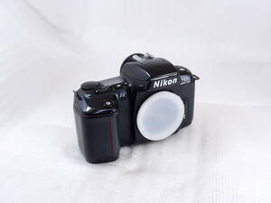 【完動品】Nikon F601 QUARTZ DATE ボディー. フィルム AF 一眼レフカメラ 