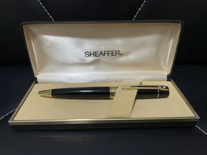 美品 SHEAFFER シェーファー ボールペン 筆記用具 ツイスト式 ブラック ゴールド 筆記確認済み ケース付き シック 重厚感 紳士