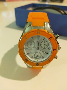 腕時計　オレンジ
