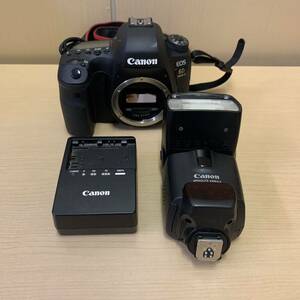 【T0513】CANON キャノン EOS 6D MarkⅡ カメラ デジタル一眼レフ バッテリーチャージャー付 フラッシュ付き 光学機器 動作未確認 
