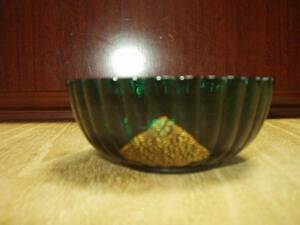 長崎ガラス　　菊形小鉢(金箔押し）　　カメイガラス 　 JK36－25PU