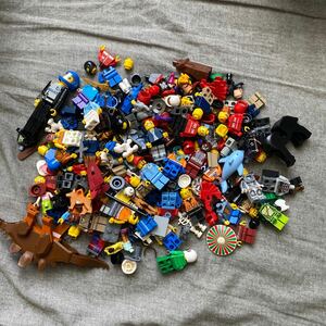 レゴ LEGO ジャンクパーツ(フィグ・ヘッドギア・等)-1kg
