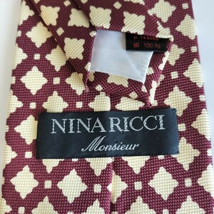 NINA RICCI(ニナリッチ)赤ベージュ四角ネクタイ
