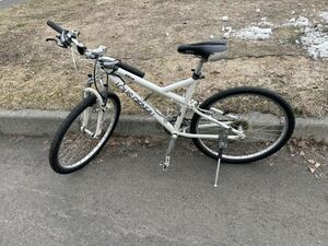 自転車　ルイガノ　ホワイト　LOUIS GARNEAU　クロスバイク　北海道札幌市　引き取り限定