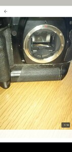 キヤノン EOSジャンク品動作確認出来ないため。キャノンフイルムカメラ一眼レフです。EOS-1とキャノンのフィルムカメラ二つセットレンズも