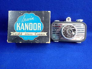 ☆古いカメラ・その６【KANDOR・箱付】Candid・deluxe・Camera・箱付・状態良好　美品です。　イー４４