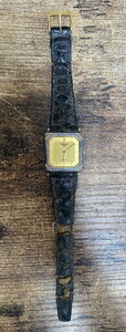 【サ-4-54】60 ロンジン 腕時計 LONGINES スイス製 ゴールド クオーツ 使用感/皮剥がれあり ジャンク品