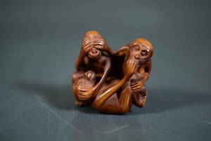 【和】(8425)　コレクター放出品　時代古作　時代彫刻根付　猿　提げ物　印籠