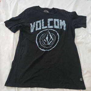 VOLCOM 黒 TシャツM