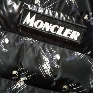 最値!美品!確実正規品!希少ノルディック柄!ラグジュアリー界の頂点!モンクレール(MONCLER)高級ダウン ジャケット!ブラック!黒白 4 L相当