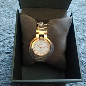 BULOVA ブローバ ローズゴールドステンレススチール腕時計-97P130 新品タグ付き 定価77000円 レディース