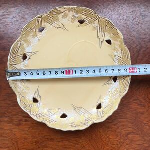 金彩食器　　透かし彫り　　お菓子皿　丸皿 盛皿