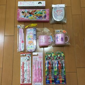 子供用品　女の子と男の子歯ブラシセット、筆箱、箸セット、カープ、弁当箱、アルミホイル、11点セット