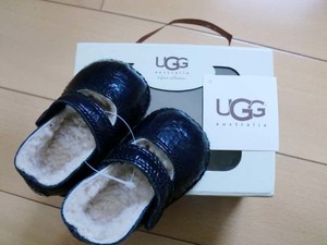 *　UGG　天然皮革ベビーシューズ