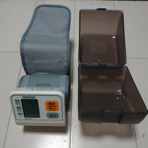 オムロン デジタル自動血圧計　HEM-6111