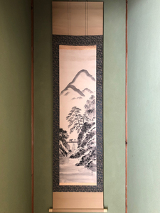 ●手描き絵 掛軸『山水画』冬山●寸法約43×178cm●和紙 日本画●紙箱入り●アンティーク●