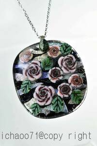 バラ　rose ガラス工芸家の創作した一点物のガラスのアクセサリー。トンボ玉 (10734-479 ) glass accessory BEADS 
