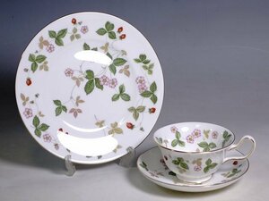 K05110【WEDGWOOD ウェッジウッド】WILD STRAWBERRY ワイルドストロベリー ピオニー ティーカップ＆ソーサー 碗皿 / 20.5cm プレート 皿