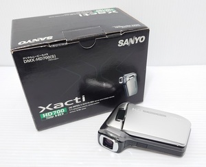 【中古未使用品】 サンヨー SANYO ハイビジョン デジタルムービーカメラ Xacti ザクティ DMX-HD700 シルバー 〇YR-50926〇