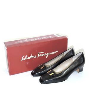 サルヴァトーレ フェラガモ Salvatore Ferragamo LILLA リザードレザー型押し ベルト金具 ロゴ ゴールド ヒール パンプス 6D シューズ 6740