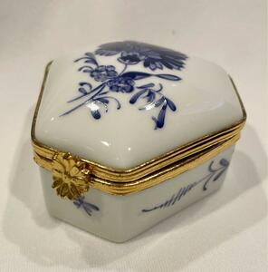 【 Limoges 】フランス製 リモージュ トリンケットボックス 磁器 小箱