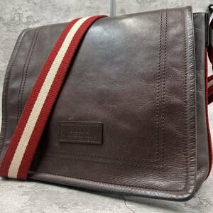 近年モデル/美品●バリー BALLY Tikkis-MD メッセンジャー ショルダーバッグ メンズ トレスポ A4 斜め掛け 本革 レザー ブラウン レッド