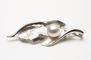 南洋白蝶真珠パールブローチ　10mm　ホワイトカラー　シルバー製