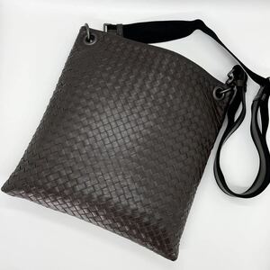 【新品同様】BOTTEGA VENETA ボッテガヴェネタ ショルダーバッグ クロスボディ 斜め掛け メンズ イントレチャート レザー ダークブラウン