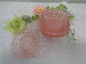 アンティーク　ピンクのカットガラス　デザイン　角皿　5枚　ガラス皿　未使用品
