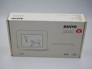 たぶん未使用●サンヨー デジタルフォトフレーム LVF-PF51 レッド