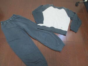 USED 　ユニクロ　紺×グレー　パジャマ　125-135