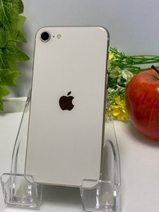iPhone SE (第3世代) 64GB MMYD3J/A スターライト☆ au 〇判定 SIMフリー バッテリー97％ 良好 スマホ本体 A5880