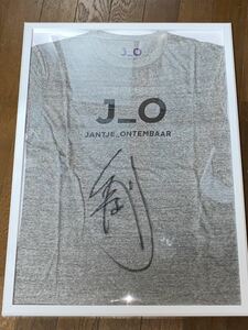 SANTORYチャリティ提供品 草彅剛 直筆サイン入りJANTJE_ONTEMBAAR Tシャツ額装品