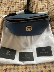 新品 versace ベルサーチ ボディバック ショルダーバック ベルサーチェ レザー 定価 17万 ★★★