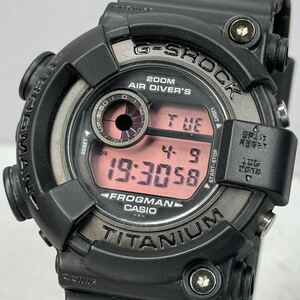 極美品G-SHOCK DW-8200BK-1JF FROGMAN フロッグマン スクリューバック リアルブラック ブラックチタンケース レッド液晶 潜水蛙 デジタル