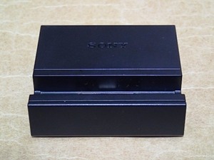 〈 docomo Xperia Z3 Compact 卓上ホルダ SO24 DK47 〉