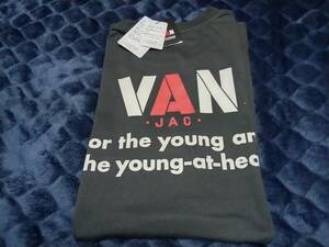 VAN JAC 　店舗限定　今期物　　半袖バックVANロゴワッペンプリントTシャツ　チャコールグレー　L　　新品未使用　アイビー