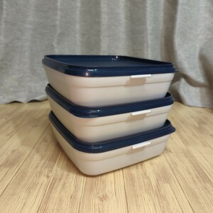 オールドタッパーウエア　ランチボックス　ブルーホワイト　Tupperware レトロ　お弁当箱　箱のみ