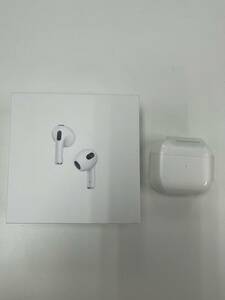 中古美品　Apple アップル ワイヤレスイヤホン AirPods 第3世代 MME73J/A 