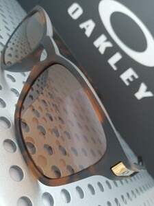 PRIZM偏光！ラッチSQ☆タングステン【OAKLEY】LATCH SQ　オークリー　プリズム　POLARIZED　サングラス