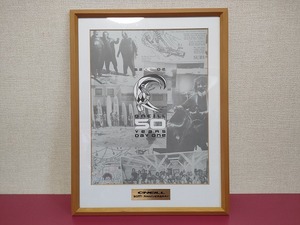 O‘NEILL　オニール　50周年記念ポスター　コレクション　サーフィン　額入　幅約28.5cm　高さ約37cm　厚み約2.3cm