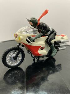 バンプレスト　東映特撮ヒーローアクションフィギュア＆バイク　仮面ライダー＆サイクロン号