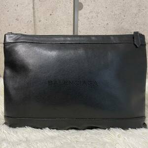 ①BALENCIAGA バレンシアガ クラッチバッグ ブラック レザー　パンチングロゴ　セカンド