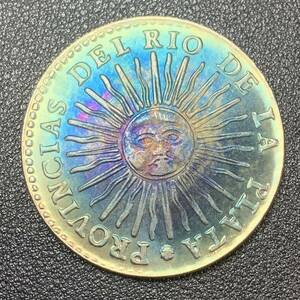 銀貨　古銭　アルゼンチン　1835年　リオデラプラタ　太陽　顔　手を繋ぐ　 8レアル　記念幣　コイン　硬貨　貿易銀