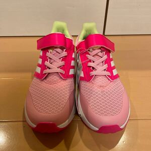 新品タグ付き　adidas アディダス　スニーカー　21cm 運動靴　ピンク×黄色　送料510円〜　匿名も可能